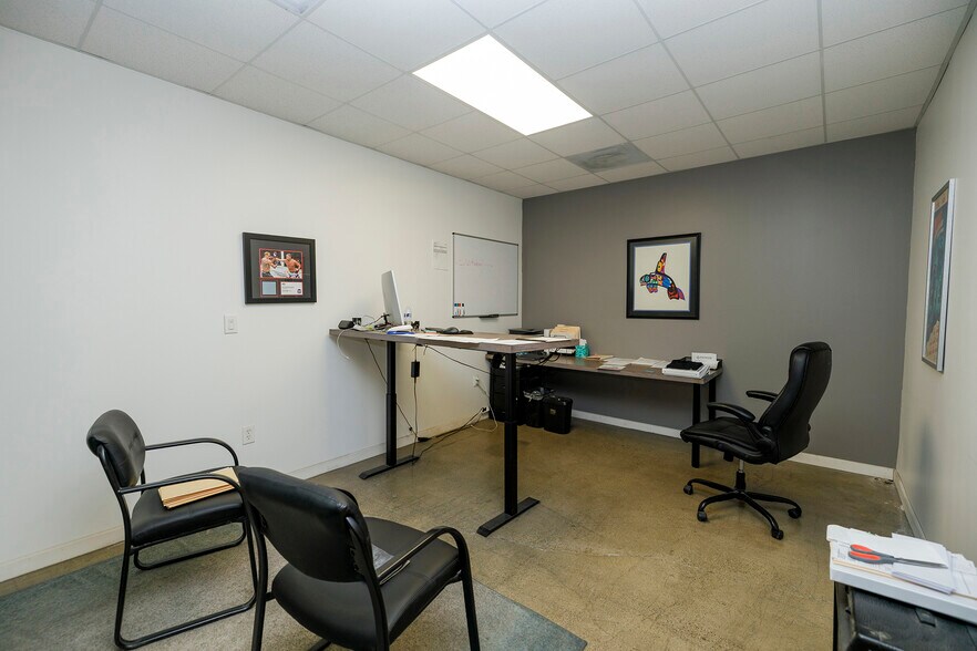 More Photos Of 270 Oak St, Manteca Warehouse For Lease