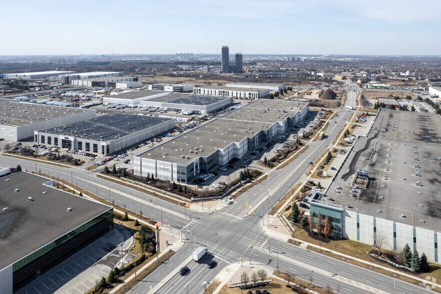 More Photos Of 625 Zenway Blvd, Vaughan Warehouse For Lease