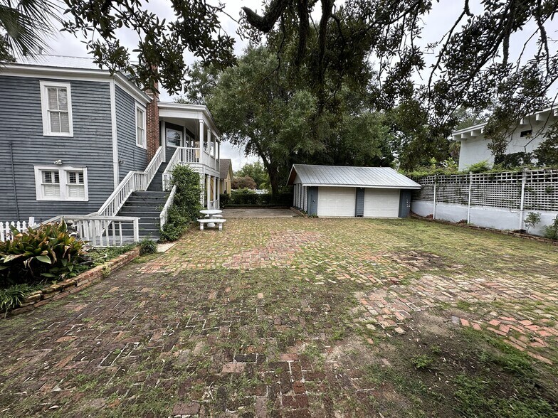 More Photos Of 16 W La Rua St, Pensacola Loft Creative Space For Sale