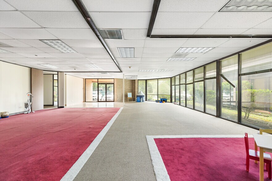 More Photos Of 14411 Cornerstone Village Dr, Houston Office For Sale