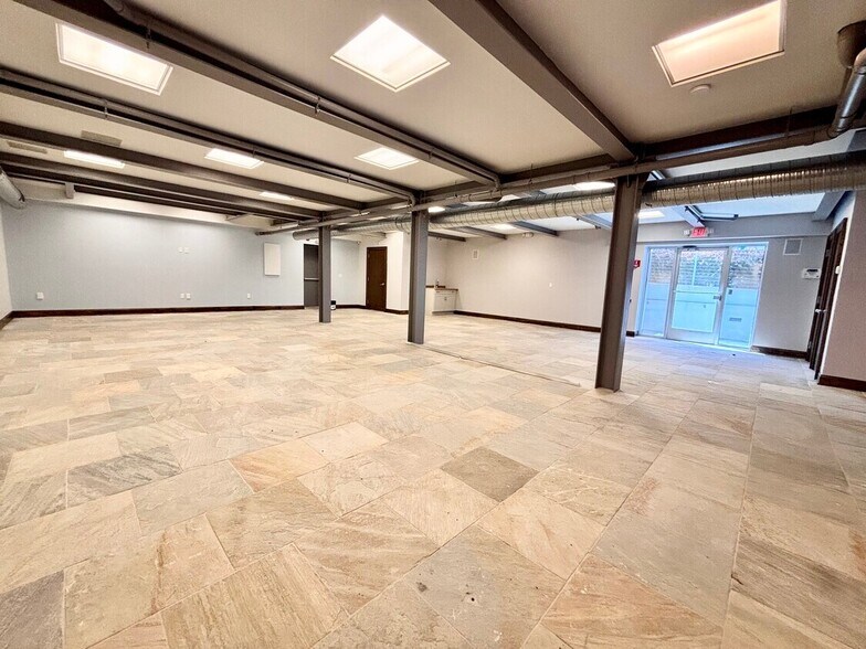 More Photos Of 3000 Summer St, Stamford Freestanding For Lease