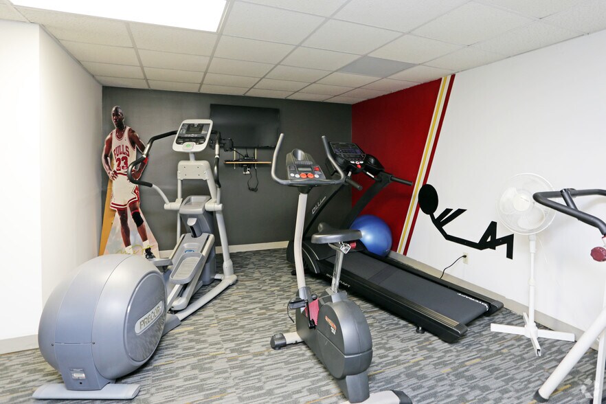 More Photos Of 1913 Farnam St, Omaha Apartments For Lease