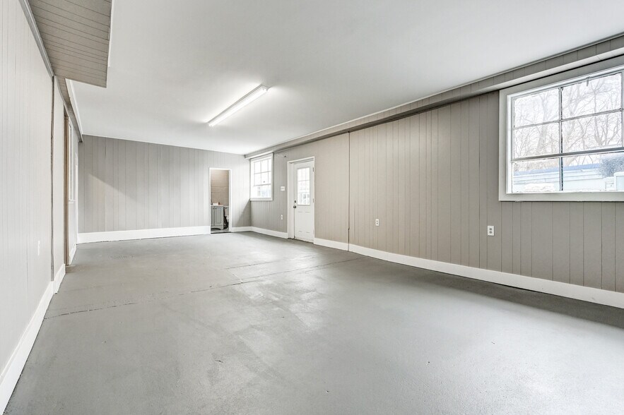 More Photos Of 9090 Frederick Rd, Ellicott City Storefront Retail Residential For Lease