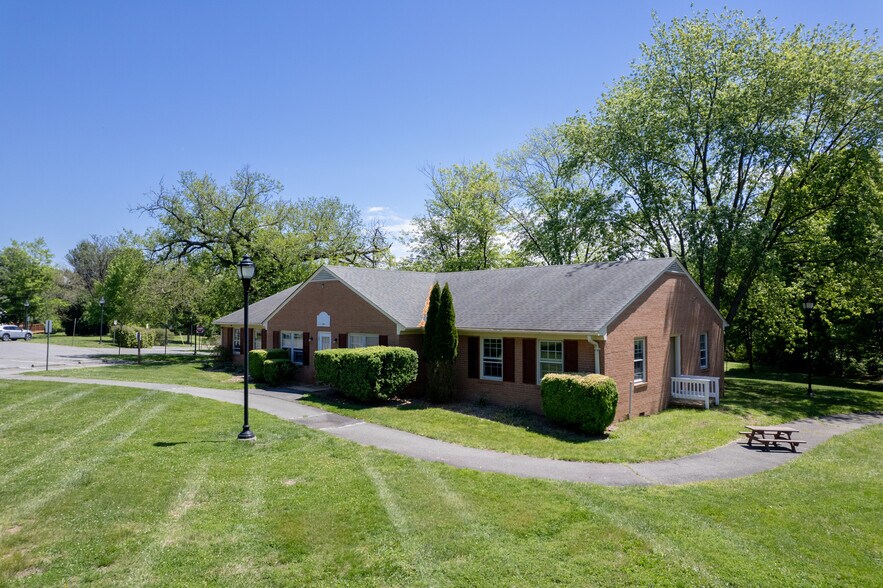 More Photos Of 601 Catoctin Cir NE, Leesburg Specialty For Lease