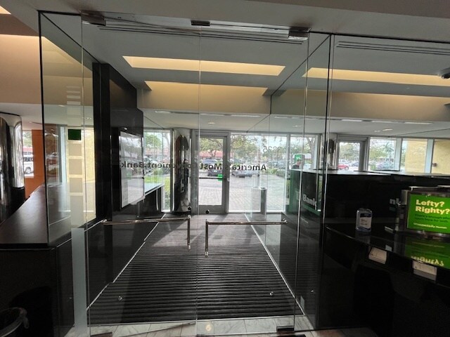 More Photos Of 3325 W Hillsboro Blvd, Deerfield Beach Bank For Lease