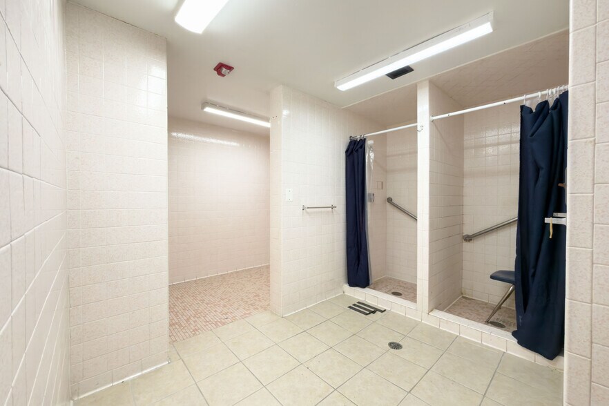 More Photos Of 6902 Chicago Rd, Warren Schools For Sale