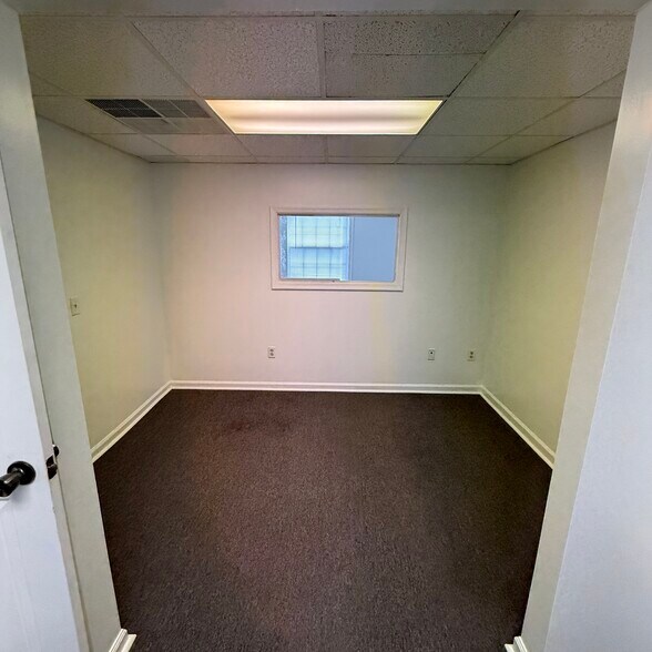 More Photos Of 375-385 W North St, Dover Office For Sale