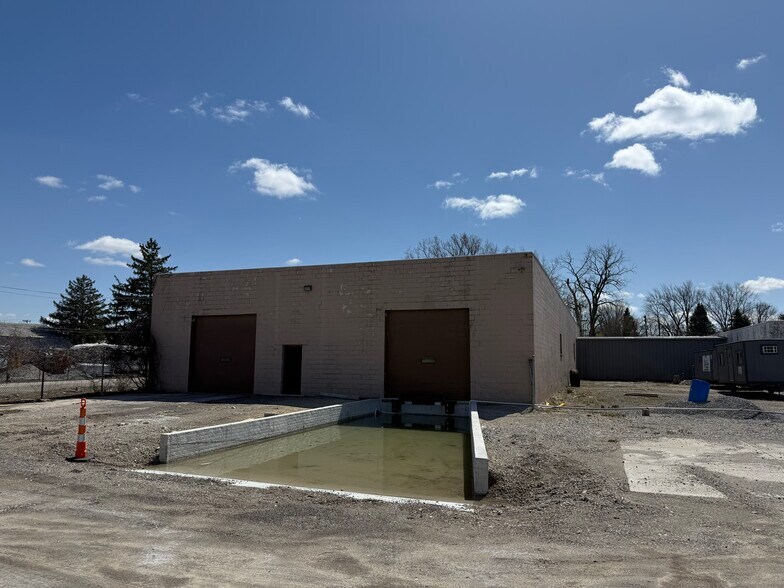 More Photos Of 3106 South Ave, Toledo Warehouse For Lease
