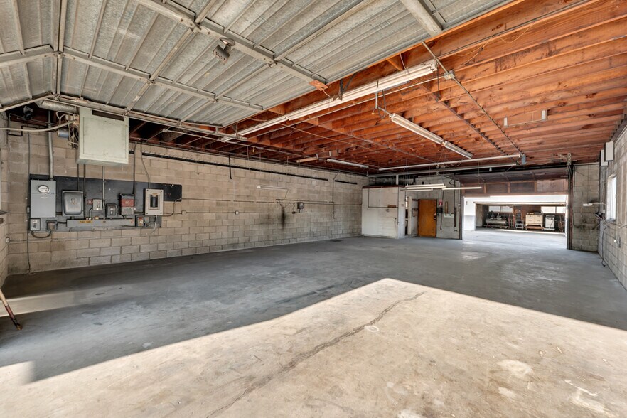 More Photos Of 11606 Inglewood Ave, Hawthorne Auto Repair For Sale