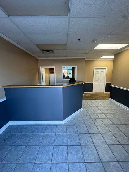 More Photos Of 1201-1217 W Remington Blvd, Romeoville Warehouse For Lease