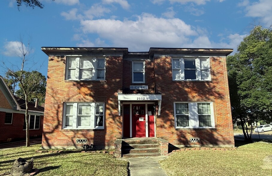 Primary Photo Of 2502 White Oak Dr, Houston Apartments For Sale