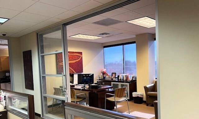 More Photos Of 2633 E Indian School Rd, Phoenix Office For Sale