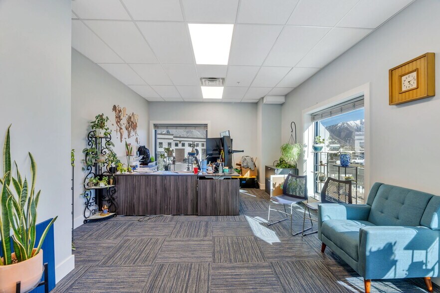 More Photos Of 2090 W 500 N, Springville Showroom For Sale