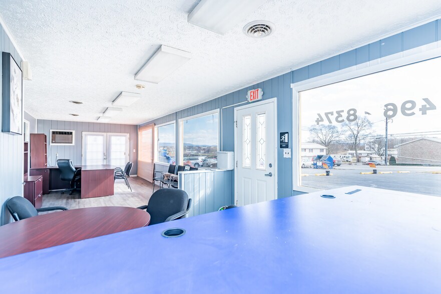 More Photos Of 865 Lincoln Way W, Chambersburg Auto Repair For Sale