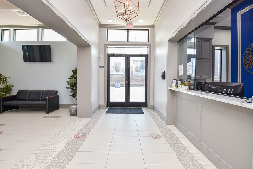 More Photos Of 8703 Meadowcroft Dr, Houston Medical For Lease