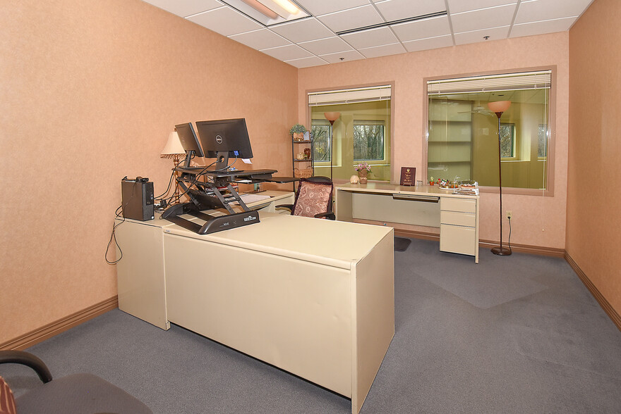 More Photos Of 755 Winding Brook Dr, Glastonbury Office For Sale