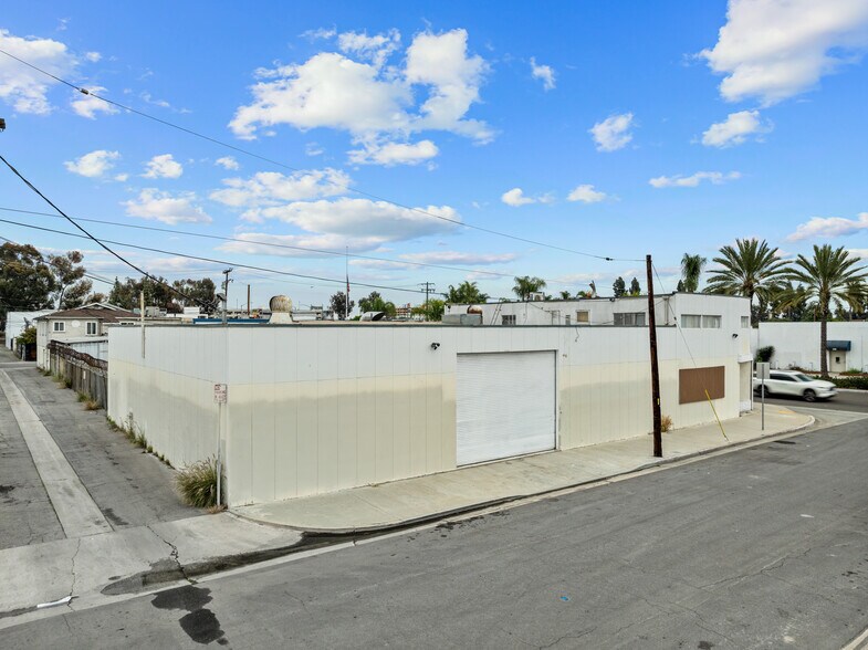 More Photos Of 2119 S Atlantic Blvd, Commerce Manufacturing For Lease