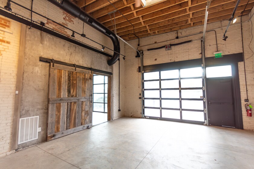 More Photos Of 301 Main St, Windsor Restaurant For Lease