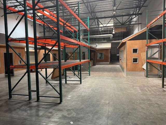 More Photos Of 7107-7139 Telegraph Rd, Montebello Warehouse For Sale