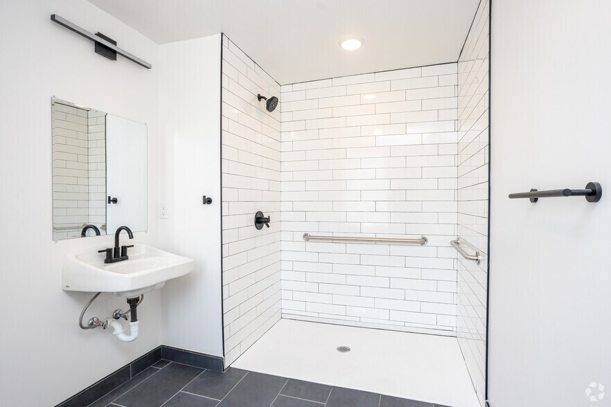 More Photos Of 595 E Broad St, Columbus Apartments For Sale
