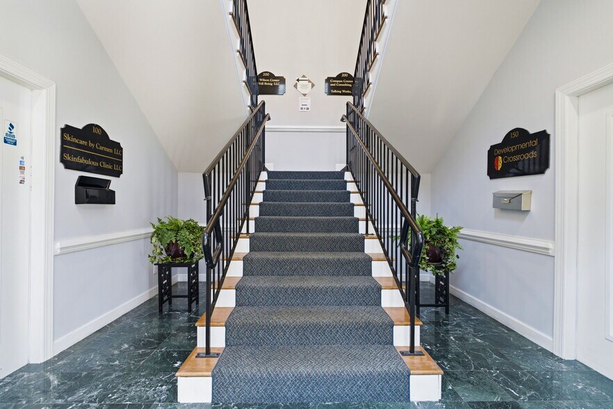 More Photos Of 2854 Johnson Ferry Rd, Marietta Office For Sale