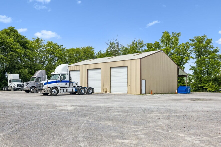 More Photos Of 1311 W College St, Murfreesboro Industrial For Sale