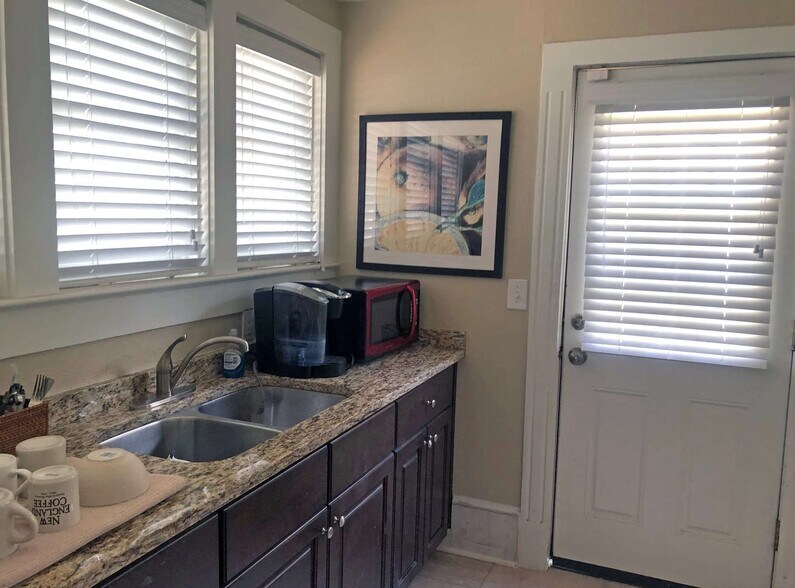 More Photos Of 545 Delaney Ave, Orlando Office For Lease