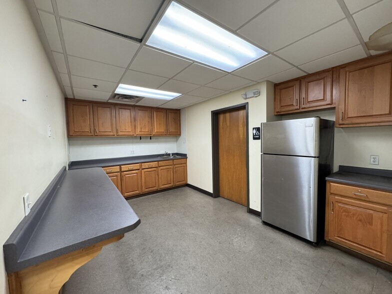 More Photos Of 2706 White Horse Rd, Greenville Warehouse For Sale
