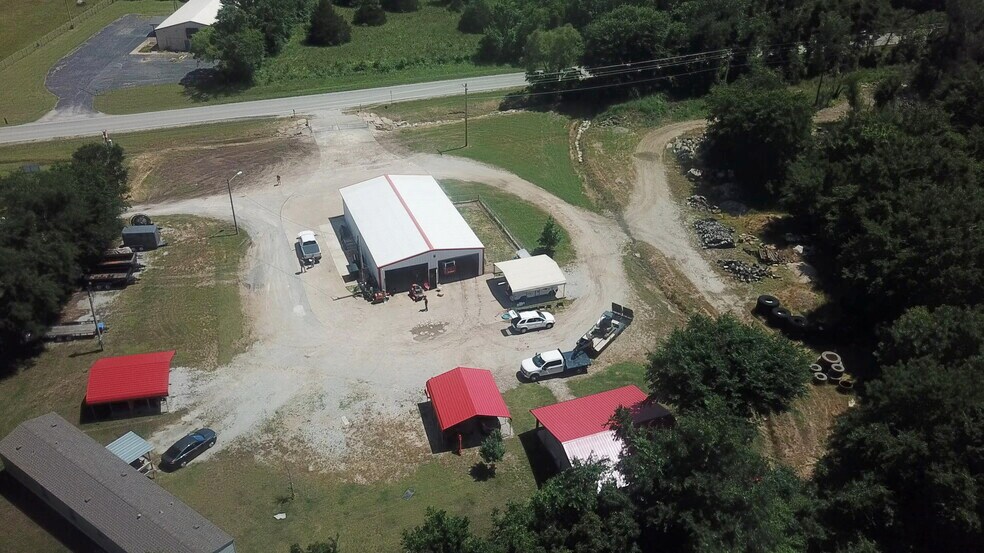 More Photos Of 54450 E Highway 85A, Afton Service For Sale