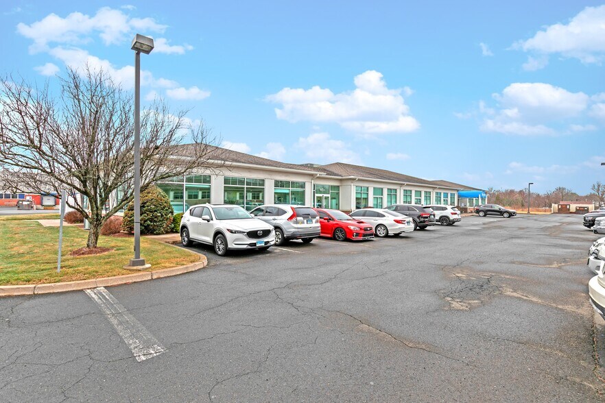 Primary Photo Of 445-445A Willard Ave, Newington Medical For Lease