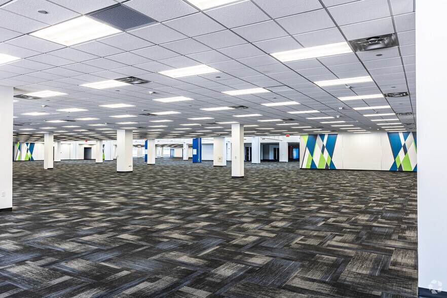 More Photos Of 6800 W 115th St, Overland Park Coworking Space