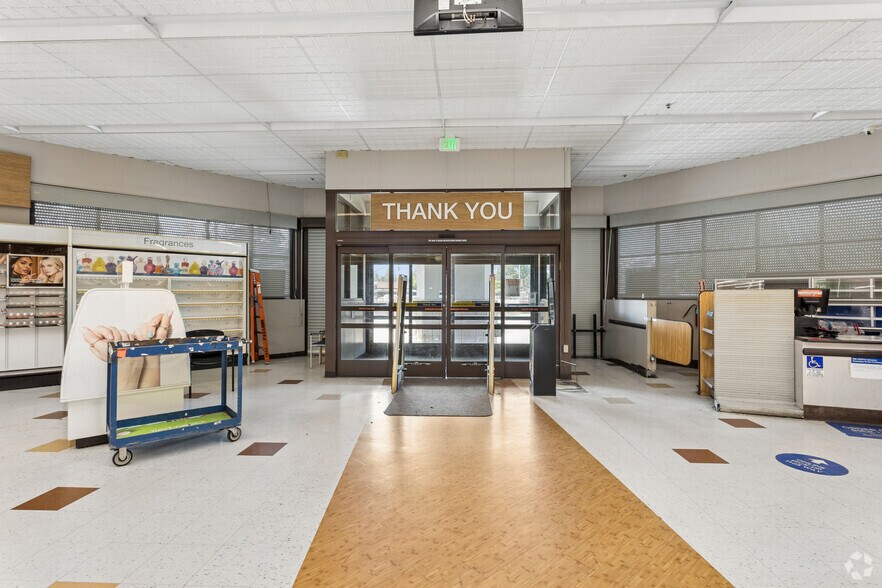 More Photos Of , Morgan Hill General Retail For Sale
