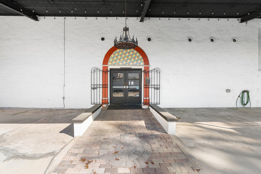 More Photos Of 939 N Magnolia Ave, Ocala Freestanding For Sale