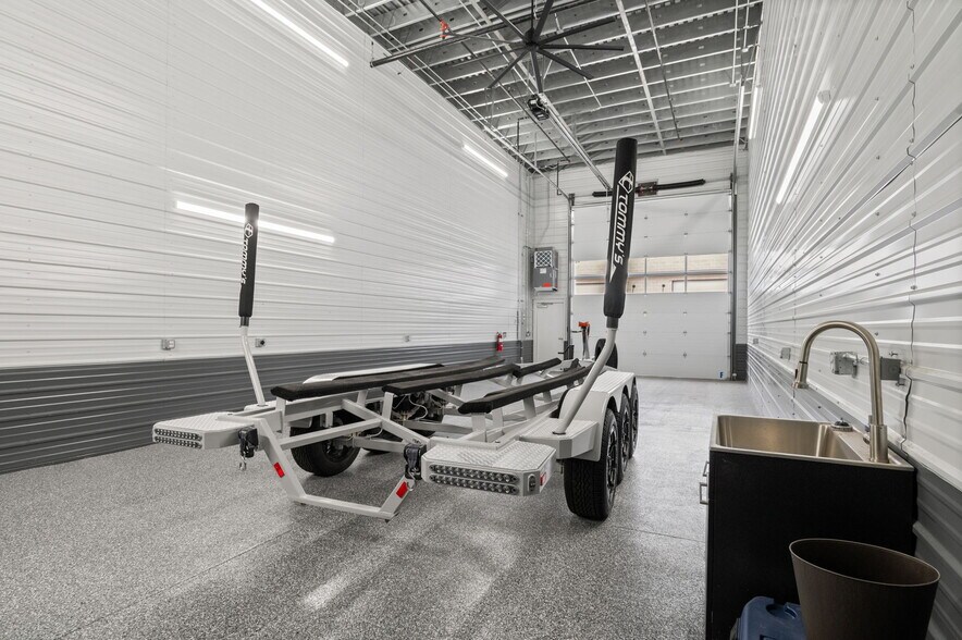 More Photos Of 4390 Regent St, Castle Rock Warehouse For Sale