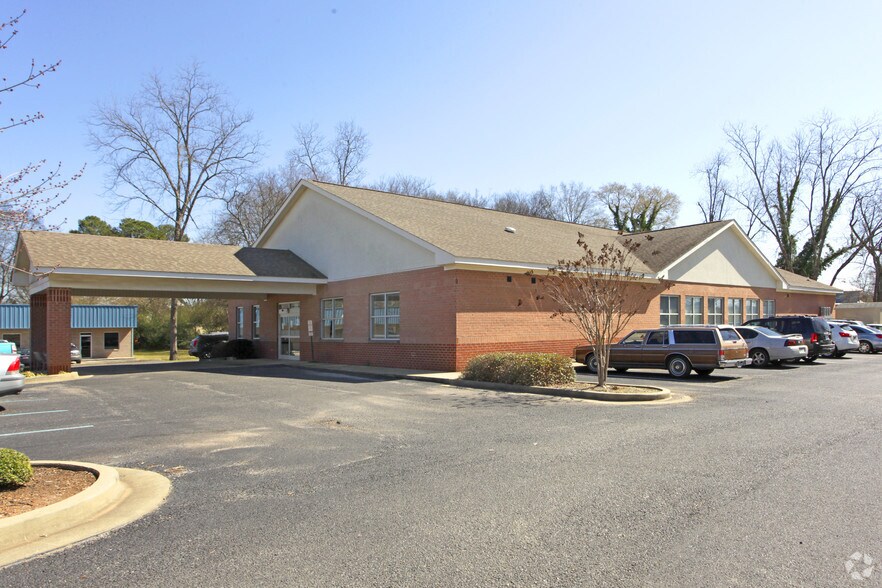 More Photos Of 717 Stone Ave, Talladega Medical For Sale