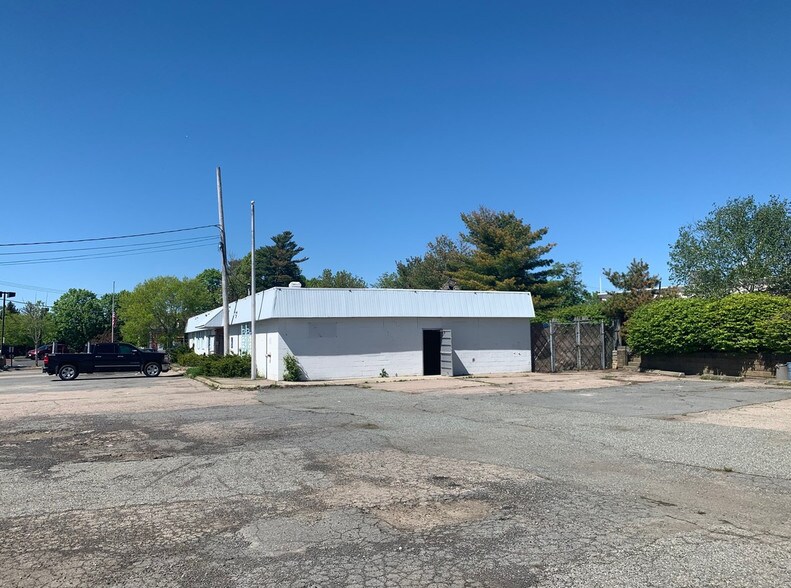 More Photos Of 10 Highland Ave, Randolph Freestanding For Lease