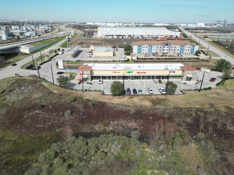 More Photos Of 5735 Bayport Blvd, Seabrook Unknown For Lease