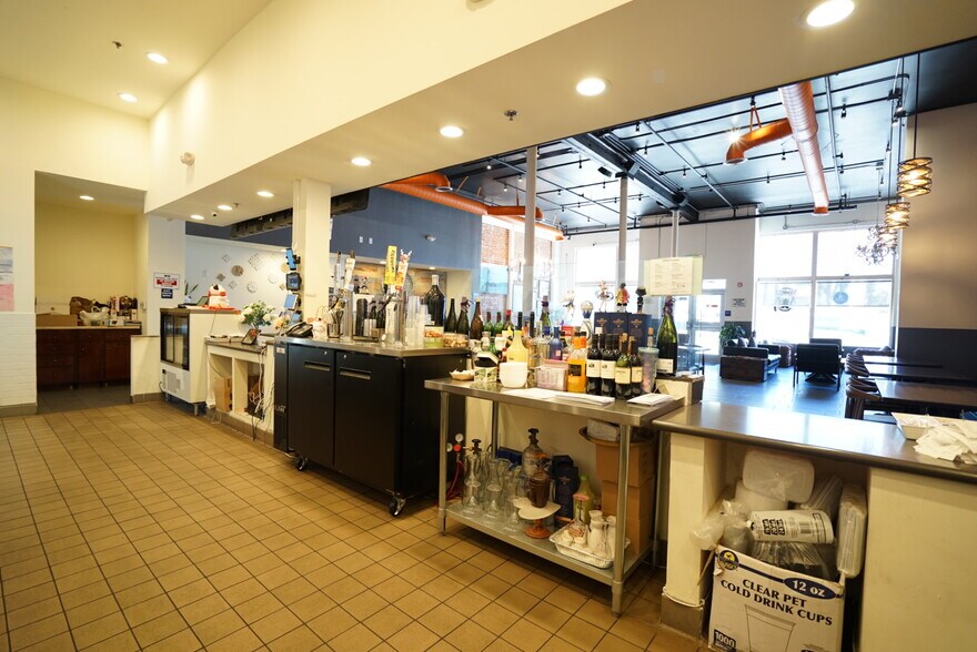 More Photos Of 231 N Euclid Ave, Ontario Storefront Retail Office For Lease