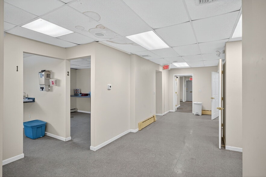 More Photos Of 1106 Broadway, Fountain Hill Office Residential For Sale