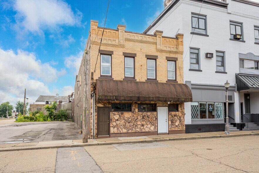 More Photos Of 305 Mill St, Coraopolis Storefront Retail Residential For Sale