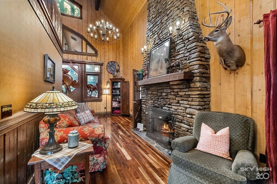 More Photos Of 3134 E Van Buren, Eureka Springs Hotel For Sale