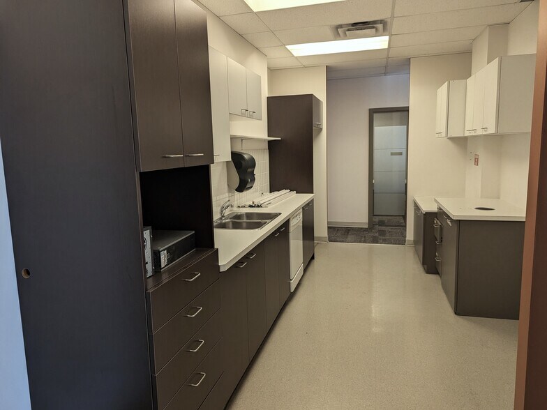 More Photos Of 2112 Premier Way, Sherwood Park Office For Sale