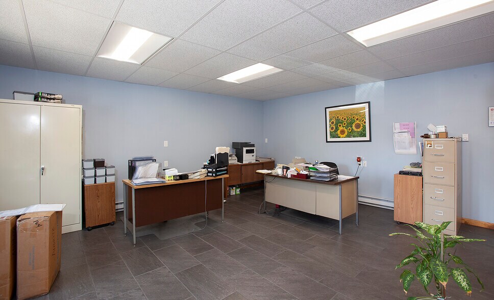 More Photos Of 164 Seneca Rd, Lehighton Warehouse For Lease