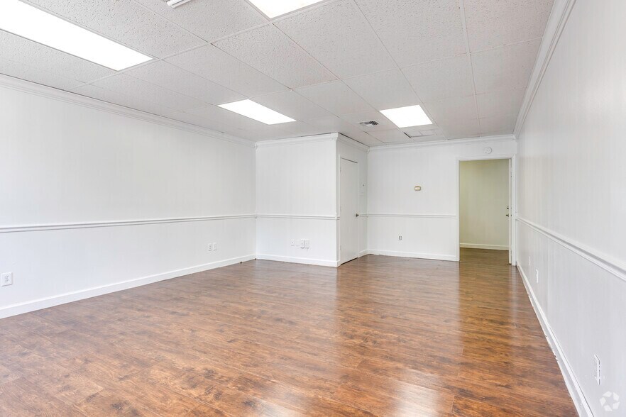 More Photos Of 4155 Dow Rd, Melbourne Unknown For Lease