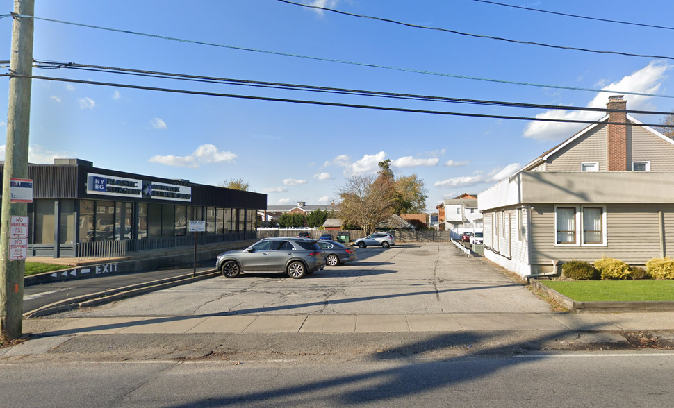 Primary Photo Of 1192 Broadway, Hewlett Specialty For Lease