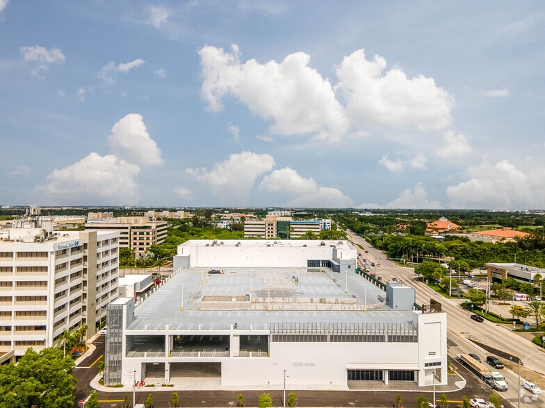 More Photos Of 8700 NW 36th St, Doral Department Store For Lease