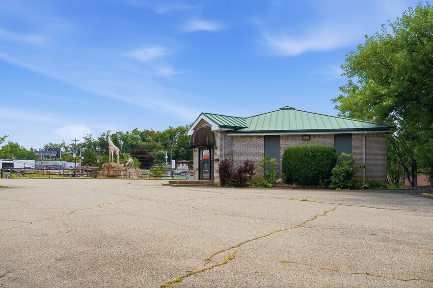 More Photos Of 2715 Mosside Blvd, Monroeville Freestanding For Sale