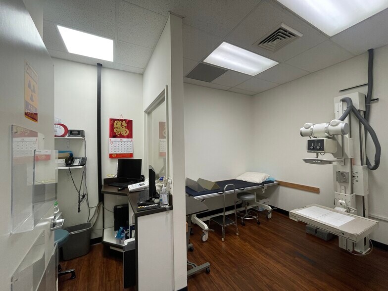 More Photos Of 98-1247 Kaahumanu St, Aiea Office For Sale