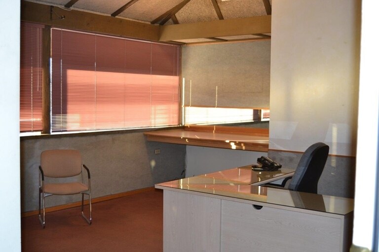 More Photos Of 2115 NE 3rd St, Bend Auto Repair For Sale