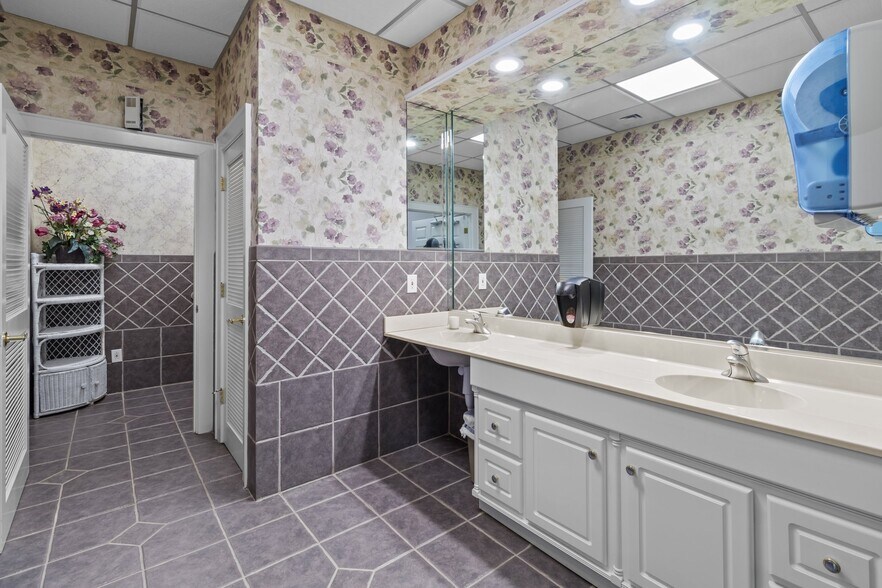More Photos Of 147 Cedar Pointe Dr, Mooresville Research And Development For Lease